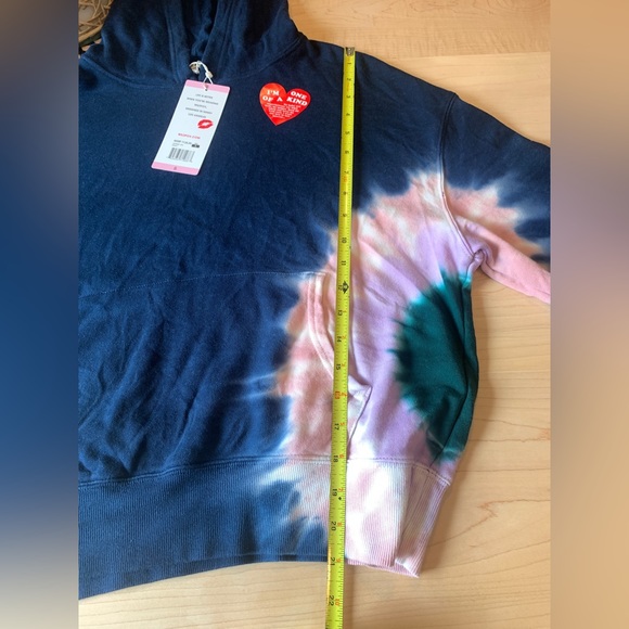 Wildfox hooded tie dye sweatshirt, size Small NWT - Picture 4 of 8
